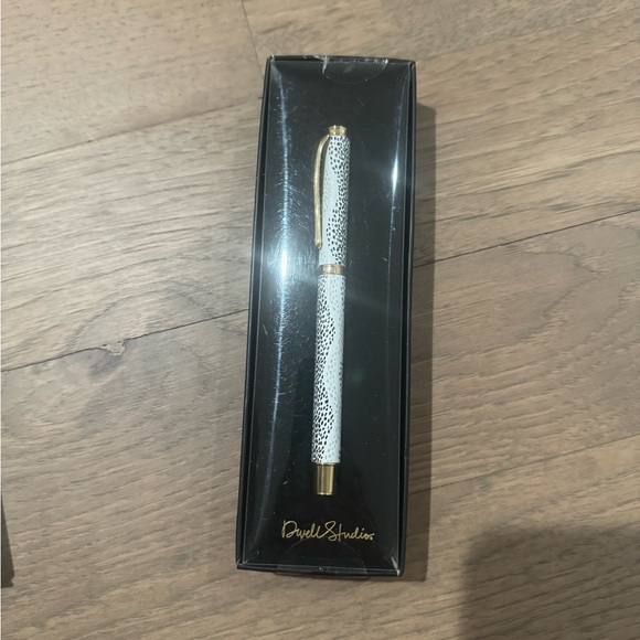 Pen & Rae Dunn notepad set - Picture 8 of 9